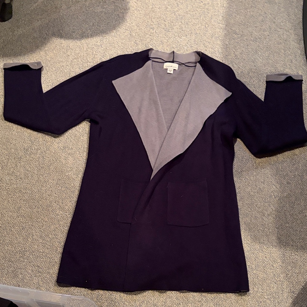 Jaclyn Smith Navy and Gray Cardigan
